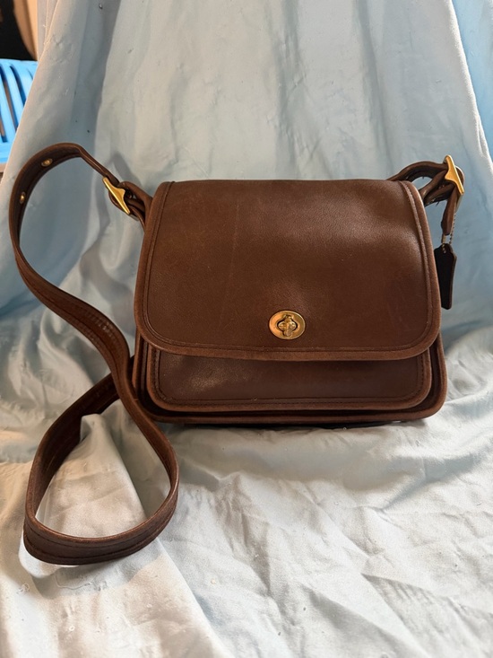 Coach Handbags - Vintage Coach Station Bag 9061 Brown Leather Crossbody USA Made Turnlock